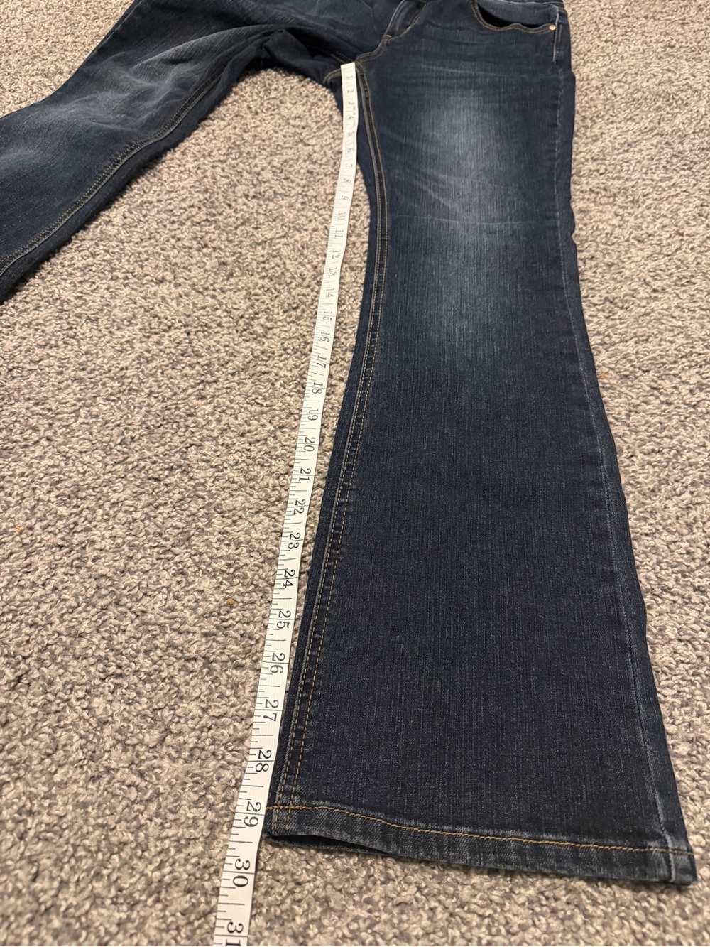 Women's Dark Wash Jeans - Classic - Picture 8 of 15